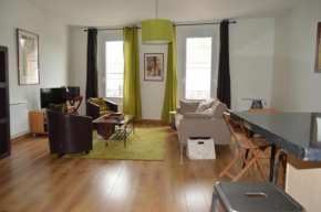 NIORT SPACIEUX APPARTEMENT A 2 MIN DU CENTRE